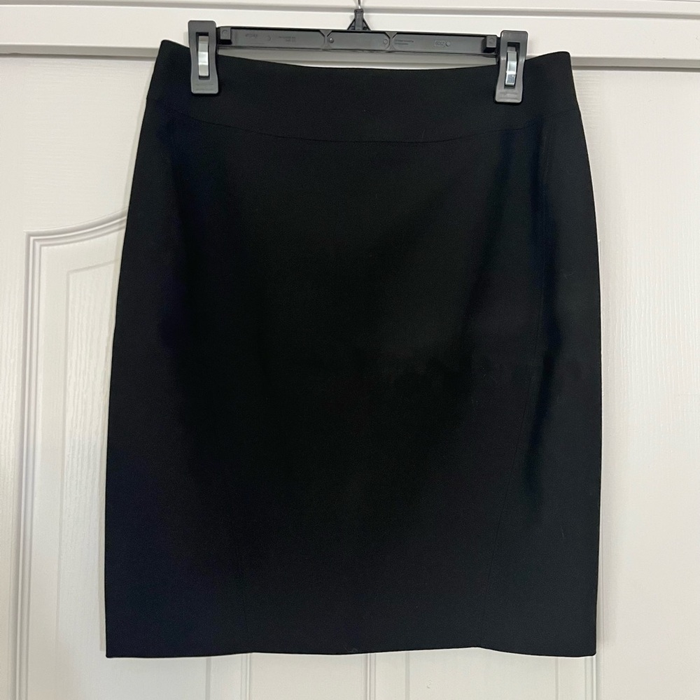 NWOT LOFT Black Knee-Length Pencil Skirt